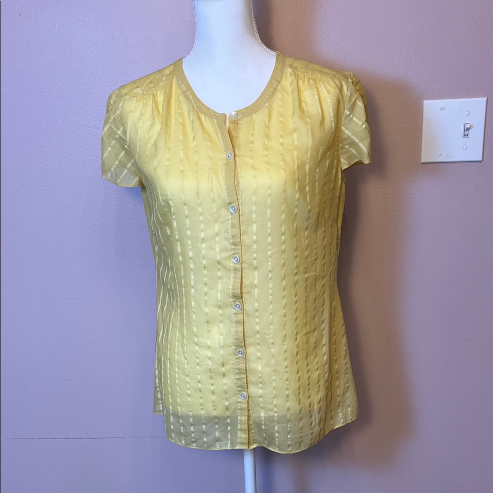 Banana Republic Light Yellow/Gold Button-Down Shirt